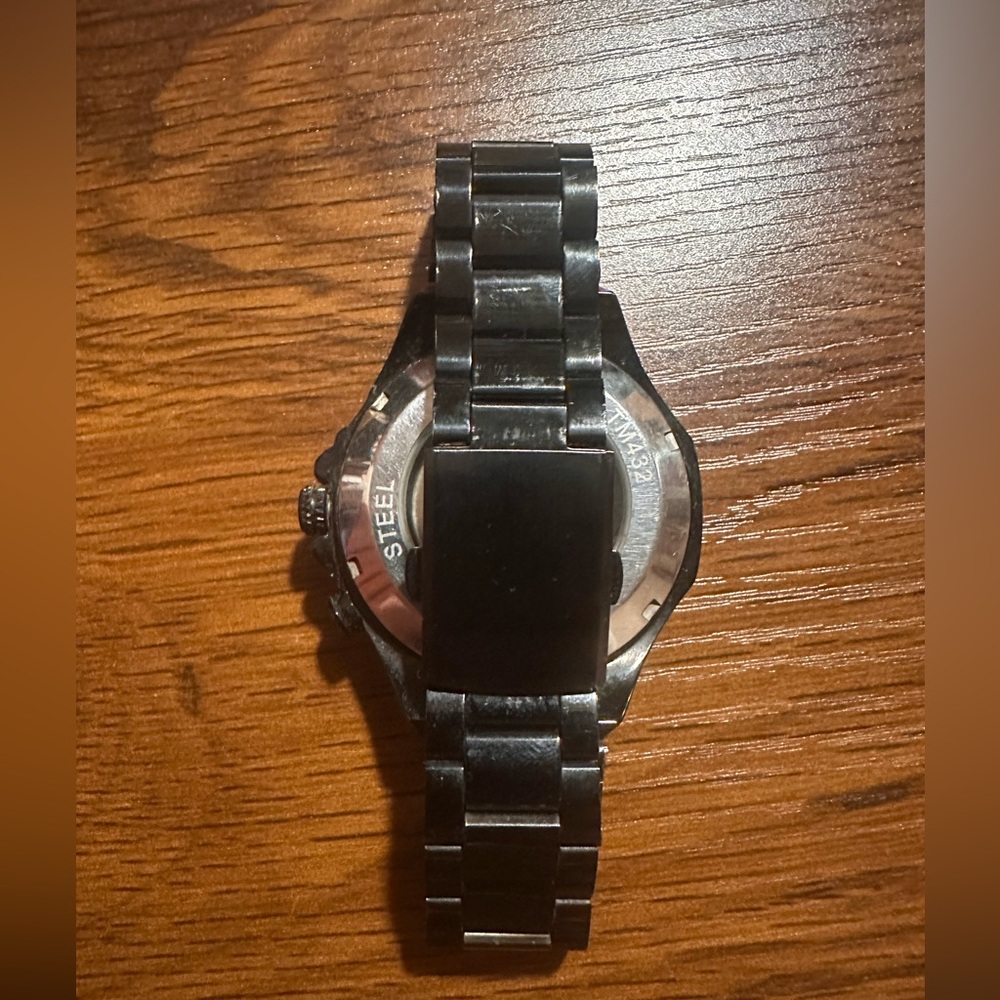 Men’s Watch - Picture 2 of 6